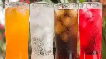 تحذير عاجل 5 مشروبات تهدد صحتك في إفطار رمضان. دليلك لتجنب المخاطر