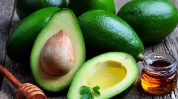 وصفة سحريةماسك الأفوكادو وزيت اللوز حريري من أول استخدام