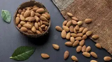 10 فوائد صحية مذهلة لتناول 5 حبات لوز منقوع الريق يومياً 1