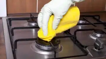 أسهل طريقة تنظيف البوتاجاز شديد الاتساخ ليعود كالجديد