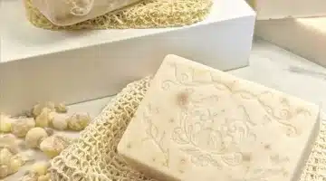 اصنعي صابونة لبان الذكر في المنزل كولاجين طبيعي لتفتيح وشد البشرة 1