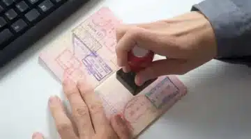 السعودية تطلق هوية مقيم الجديدة بداية تطبيق نظام الإقامة الذكي بديلاً لهوية زائر وهوية مقيم التقليدية