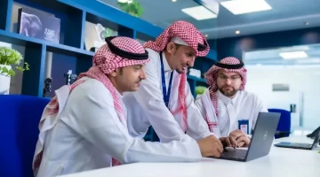 السعودية تعتمد الزي الموحد للوافدين وتمنع ارتداء الثوب السعودي قرار وزاري جديد ينظّم المظهر