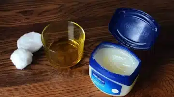 الفازلين وزيت الزيتون