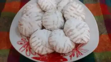 بالملبن وزي محلات الحلويات بالضبط. طريقة عمل كعك العيد بالتفصيل بأسهل طريقة