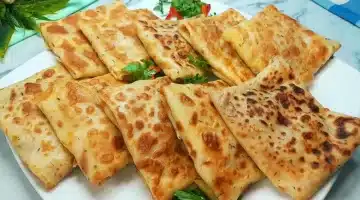 بمكونات بسيطة وطعم لا يوصف. طريقة تحضير فطيرة الطاسة بالجبنة