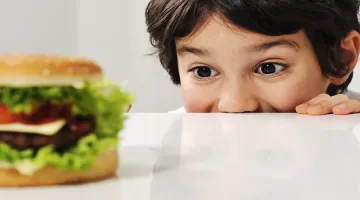 تناول الطعام خارج المنزل خطر الصائمين 1