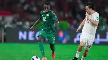 رينارد يضطر لاستبعاد سعود عبدالحميد قبل المواجهة المصيرية مع اليابان تفاصيل الإصابة وتأثيرها على فرص التأهل 1