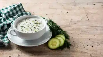 سلطة الزبادي بالخيار وصفة سهلة ولذيذة لمائدة منعشة وصحية