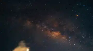سماء السعودية تترقب مشهدًا فلكيًا نادرًا انفجار نجم T CrB يضيء الليالي المقبلة