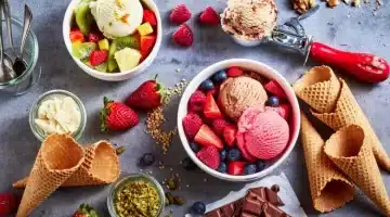 طريقة تحضير الآيس كريم المنزلي بنكهات متعددة بكل سهولة