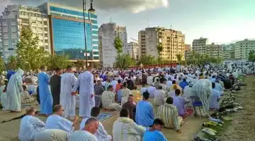 ما تتأخرش عن الصلاة. موعد صلاة عيد الفطر 2025 في ليبيا وأهم عادات الاحتفال وعبارات التهنئة