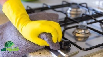 أسرار تنظيف البوتاجاز بلمعان فوري. وصفات منزلية سحرية تذيب الدهون العنيدة