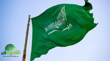 قرار سعودي جديد يُلزم الأجانب بزي موحد ويمنع ارتداء الثوب السعودي في بيئة العمل
