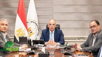 محافظ المنيا يبحث وزير الري جهود حماية نهر النيل وتعظيم الاستفادة من أصول الدولة1