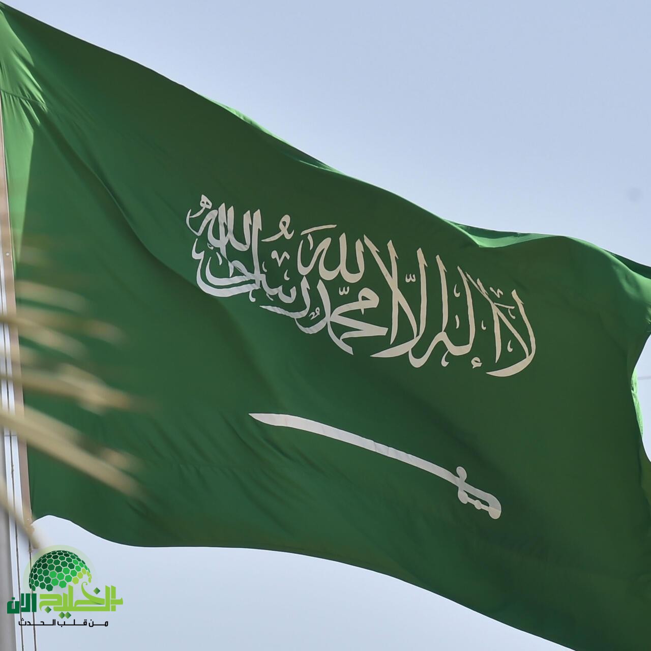 السعودية تفرض زيًا موحدًا للعاملين الأجانب.. تفاصيل القرار وآثاره على سوق العمل