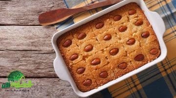 بسبوسة ذهبية بالسميد. وصفة شرقية أصيلة بقوام طري ولون ذهبي لا يُقاوم
