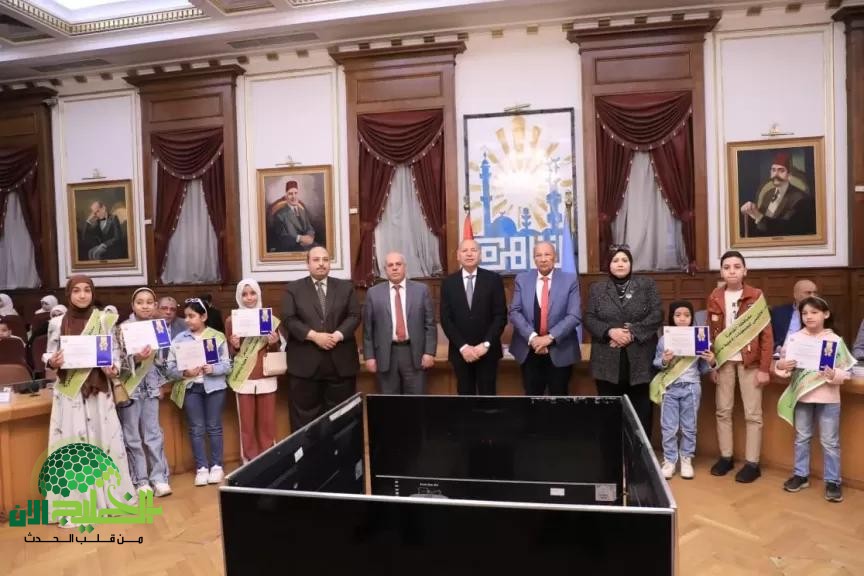 بطل النزاهة في وزارة العمل.. تكريم رسمي لرفض رشوة ضخمة