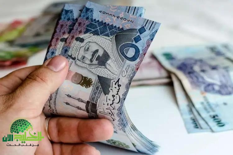تمويل سريع من بنك الرياض.. قرض شخصي لسداد الديون يصل إلى 47000 ريال بدون كفيل وبقسط شهري ميسّر