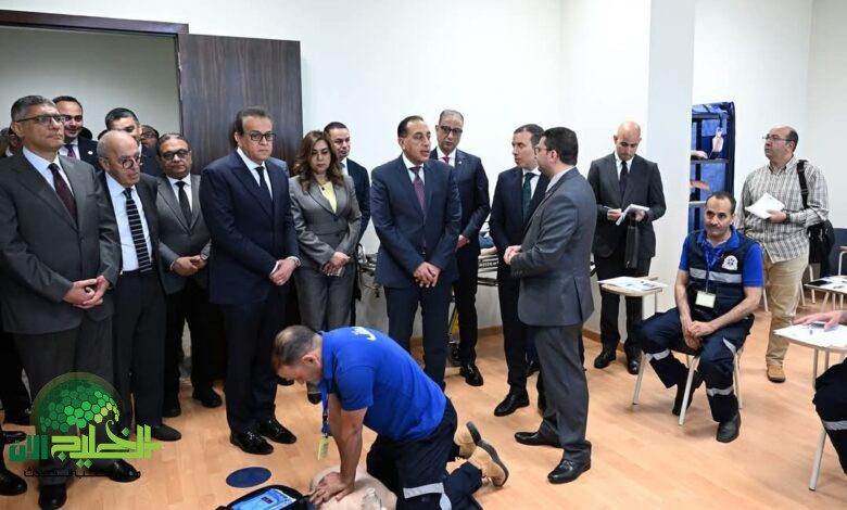 رئيس الوزراء يتفقد المركز القومي للتدريب بهيئة الإسعاف المصرية(1)