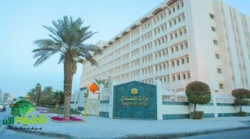 وزارة العدل السعودية تبدأ تطبيق السحب الفوري للحسابات البنكية للمدينين. كل ما تحتاج معرفته