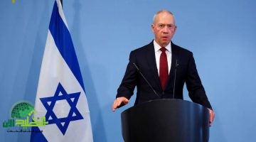 وزير الدفاع الإسرائيلي يهدد الحوثيين برد انتقامي بعد سقوط صاروخ قرب مطار بن غوريون